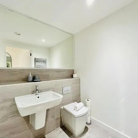 Modern One Bedroom Apartment Near Old Trafford Stadium Manchester Exterior photo