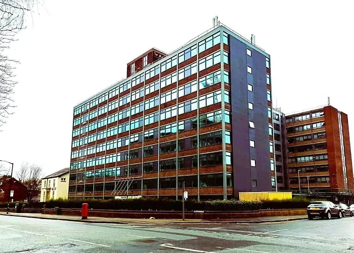 Modern One Bedroom Apartment Near Old Trafford Stadium
